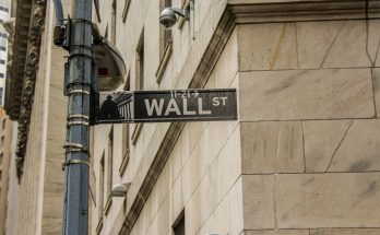wall st sign